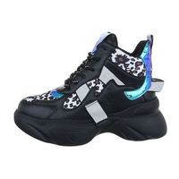 Neue Sneakers schwarz