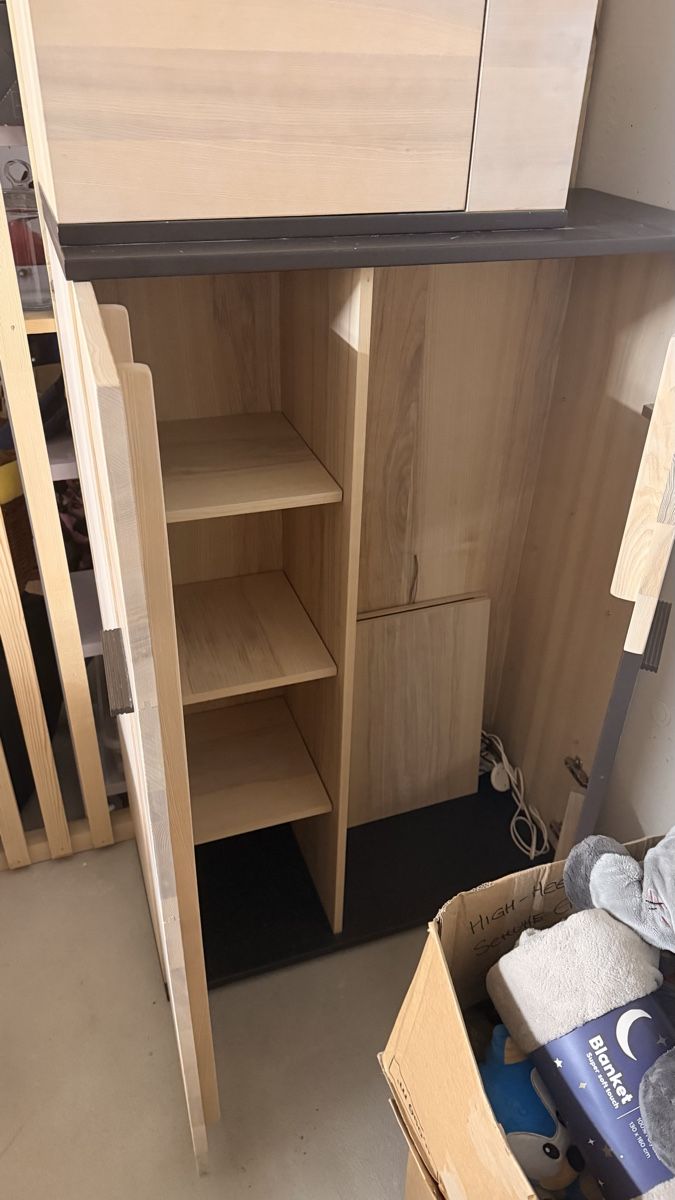 Vitrinen: Vitrine  – Gebraucht aus Zürich von SiLENZiO 1