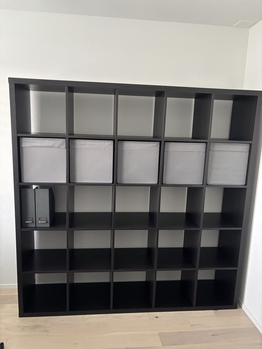 Scaffali: KALLAX Regal schwarz – Nuovo (secondo la descrizione) da Lömmenschwil venduto da pv_cr