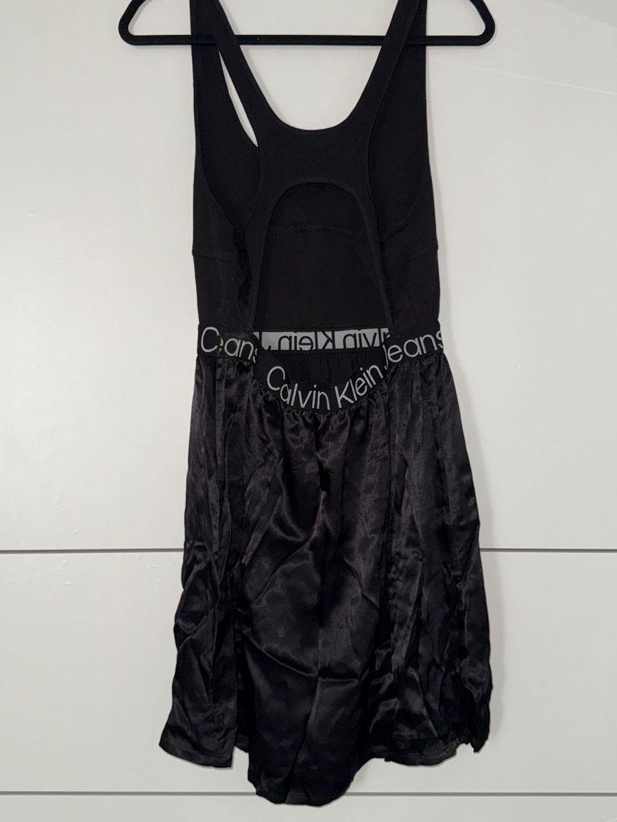 Vestiti: Schwarzes Calvin-Klein-Kleid – Nuovo (secondo la descrizione) da Schlieren venduto da kle_dis 1