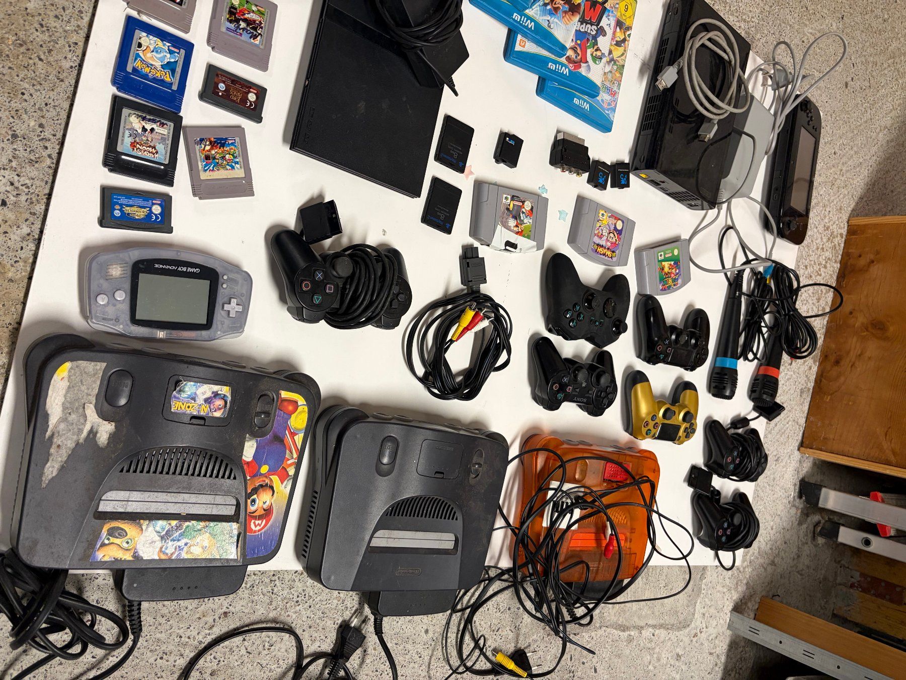 Nintendo Konsolen: Retro Gaming Sammlung – N64, PS2, Wii U, GameBoy, Controller – Gebraucht aus Zürich von Hugetobler03 2