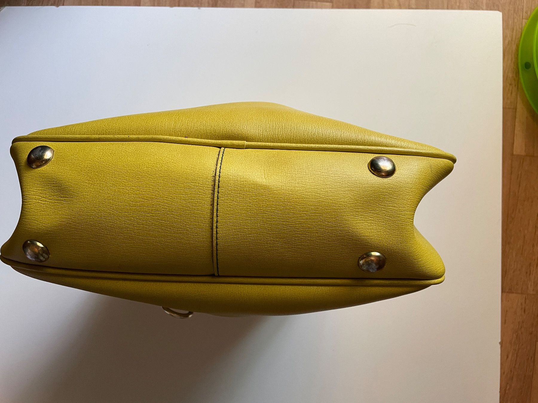 Borse da donna: 1970s Vintage Chartreuse Hand Bag very roomy – Usato da Zürich venduto da MISSYS-WONDERBAG 5