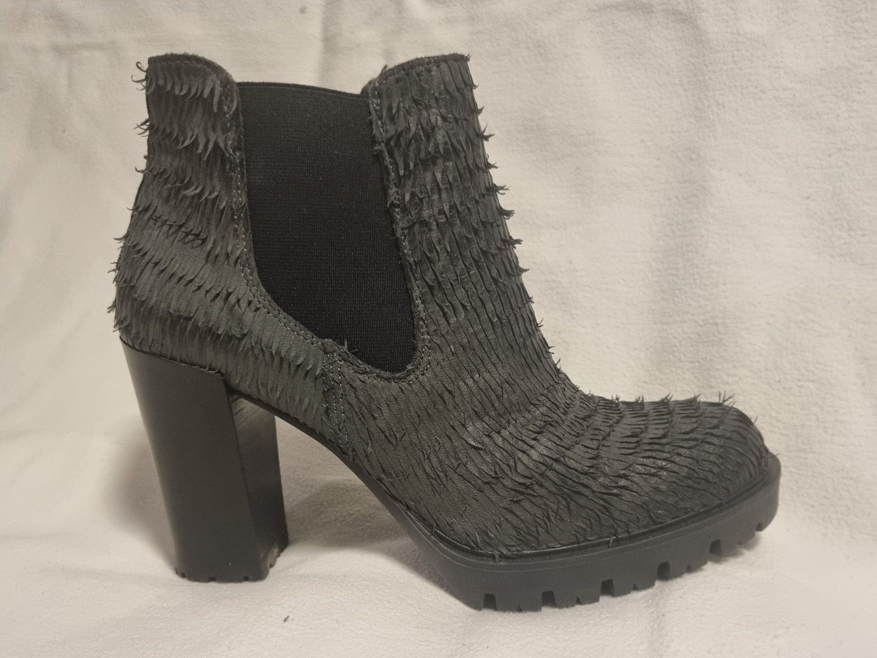 Scarpe da donna: Exklusive Leder-Stiefelette Gr. 38 – Usato da Interlaken venduto da Igu7