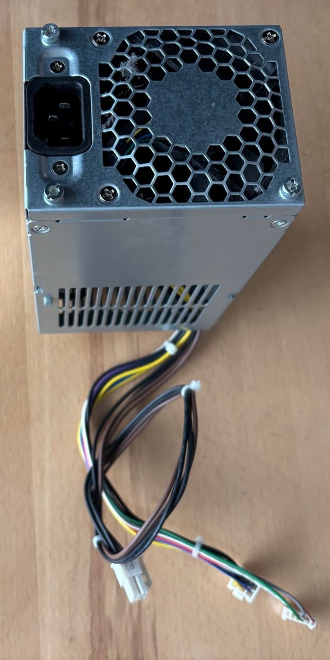 Hewlett Packard Custodie: HP Desktop Netzteil Model No. 200W ENT15 EPA92 – Usato da Bassersdorf venduto da Antaris01