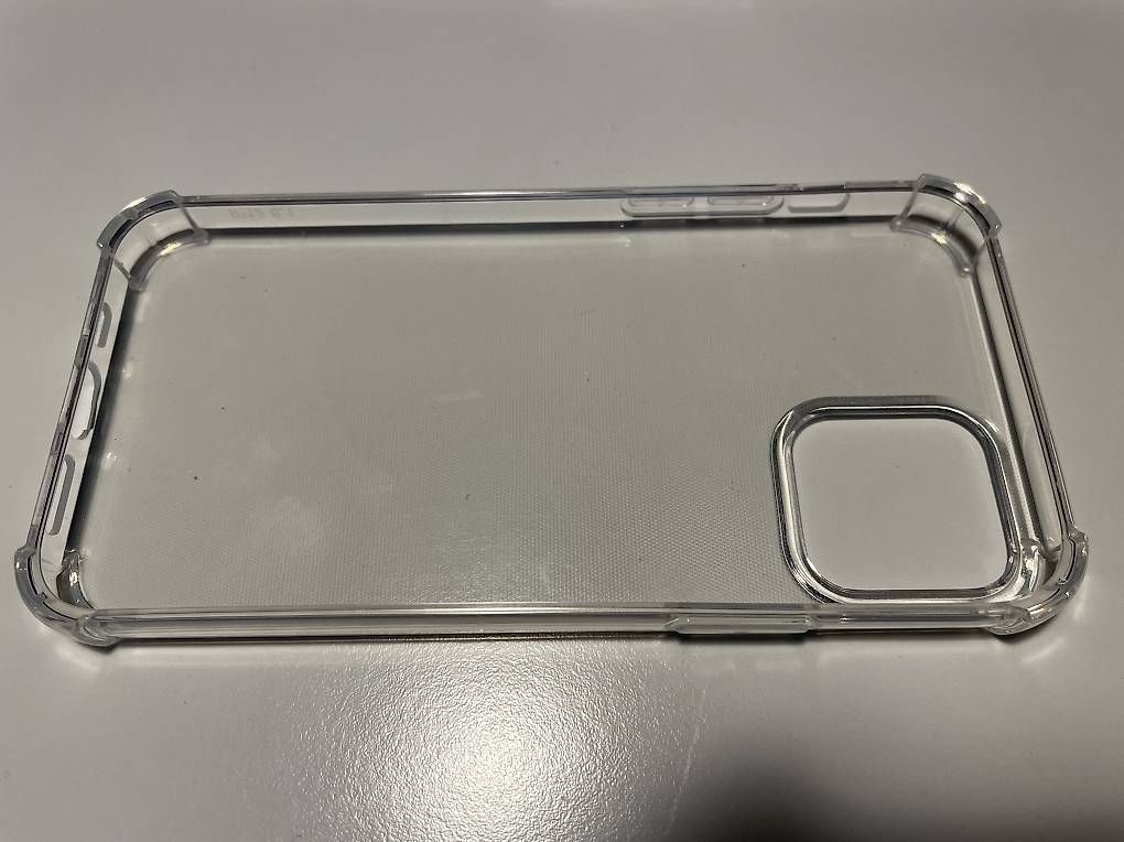 Cover & Protezioni schermo: Coque iPhone 12 /12 pro transparente  – Usato da La Sarraz venduto da lenamoser 1