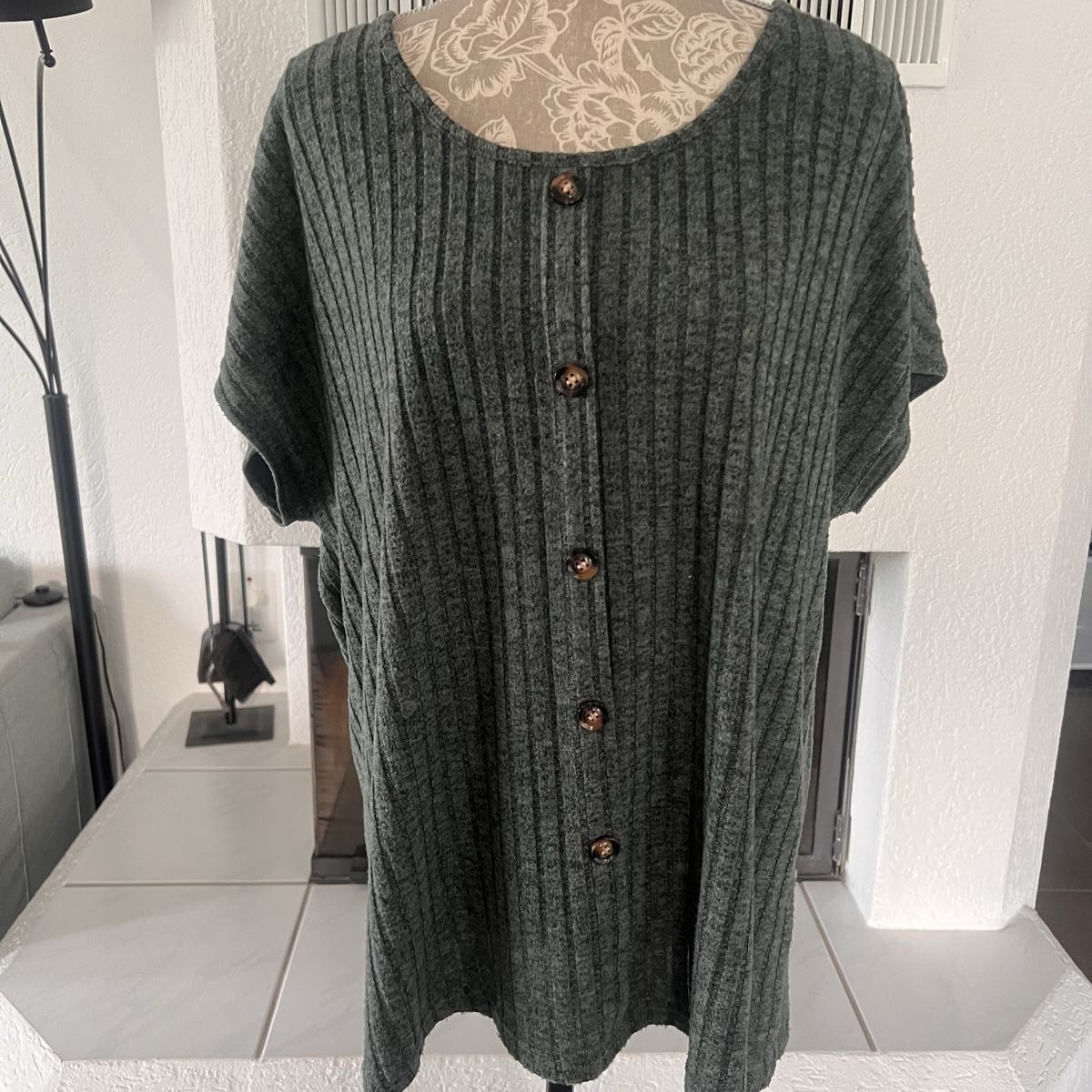T-shirt: Grünes Oberteil Gr. XL Rippstrick – Usato da Seon venduto da Sunny-Schmuck78