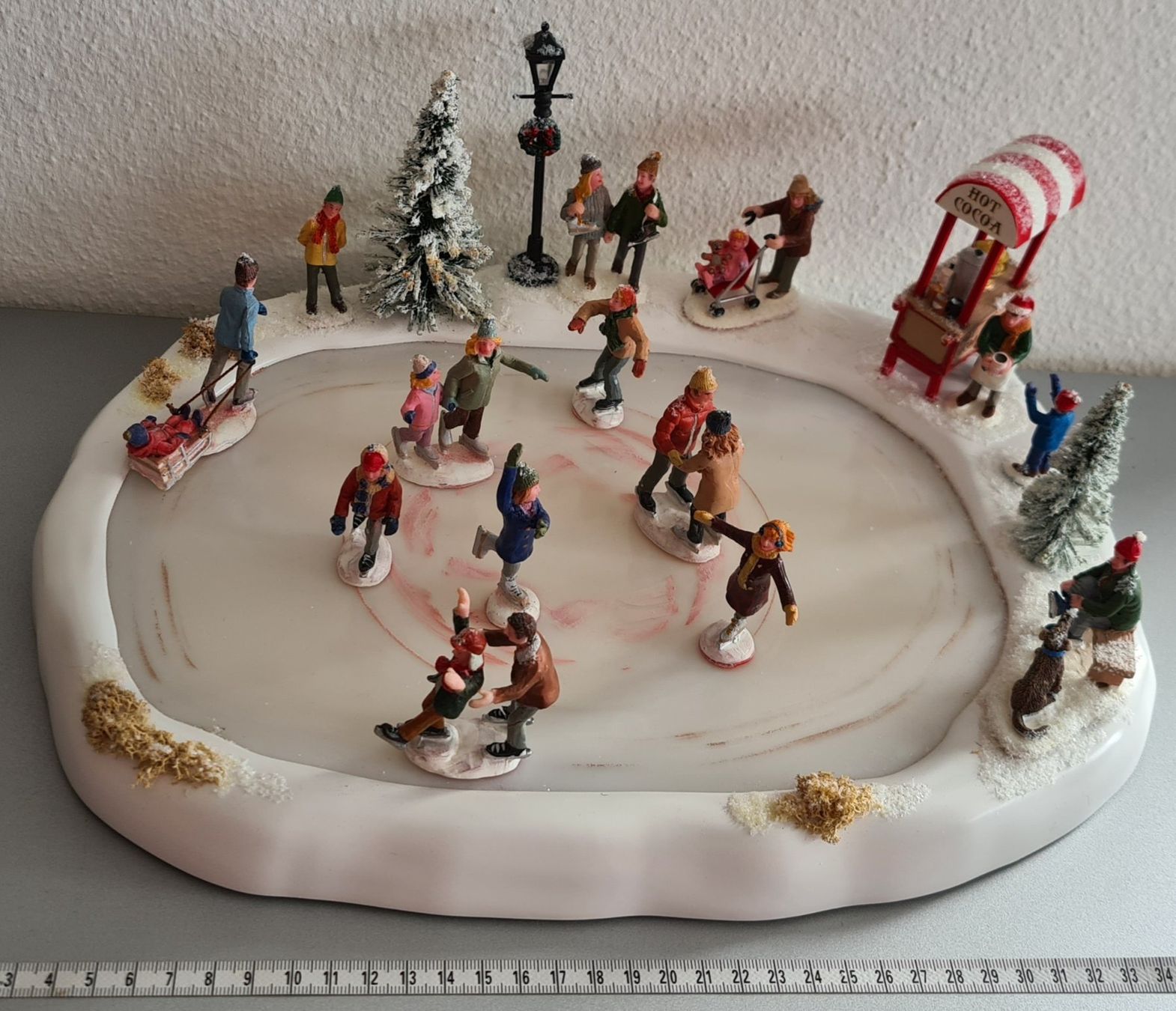 Statuette: Kunsteisbahn, Eislauf, Sammlung, Figuren, Nostalgie,40x30x12 – Usato da kuessnacht am rigi venduto da IceFan 5