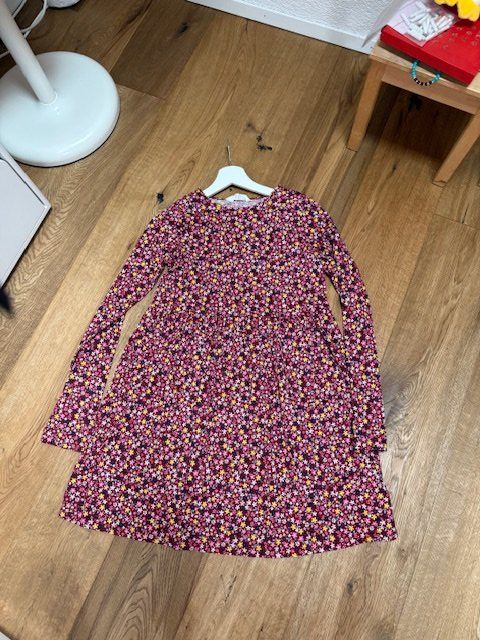 H&M Vestiti & Gonne: Kleid – Usato da Thierachern venduto da nicolepulfer 1