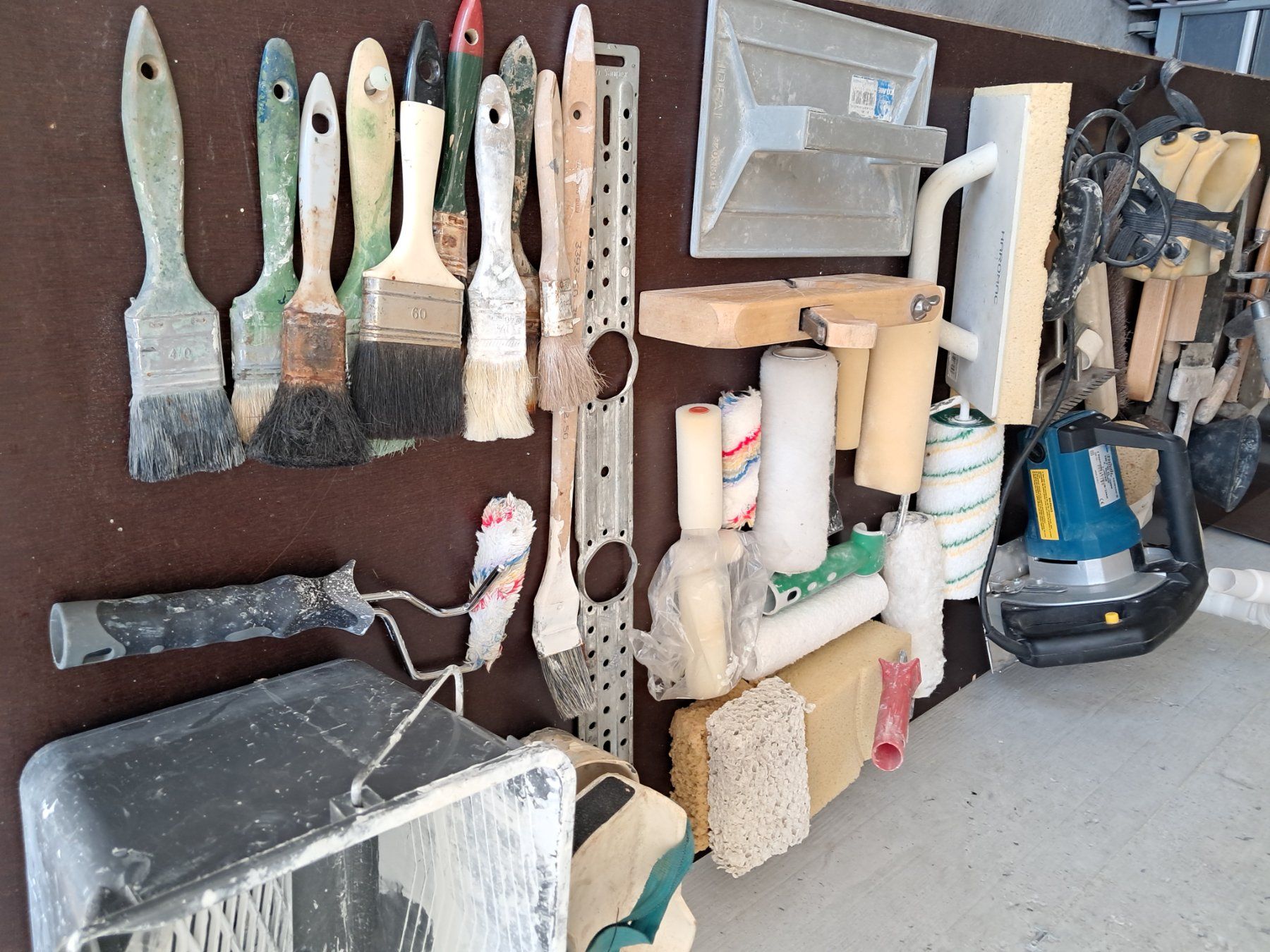 Quincaillerie: Outils pour maçonnerie – D'occasion à moutier par Dupont50