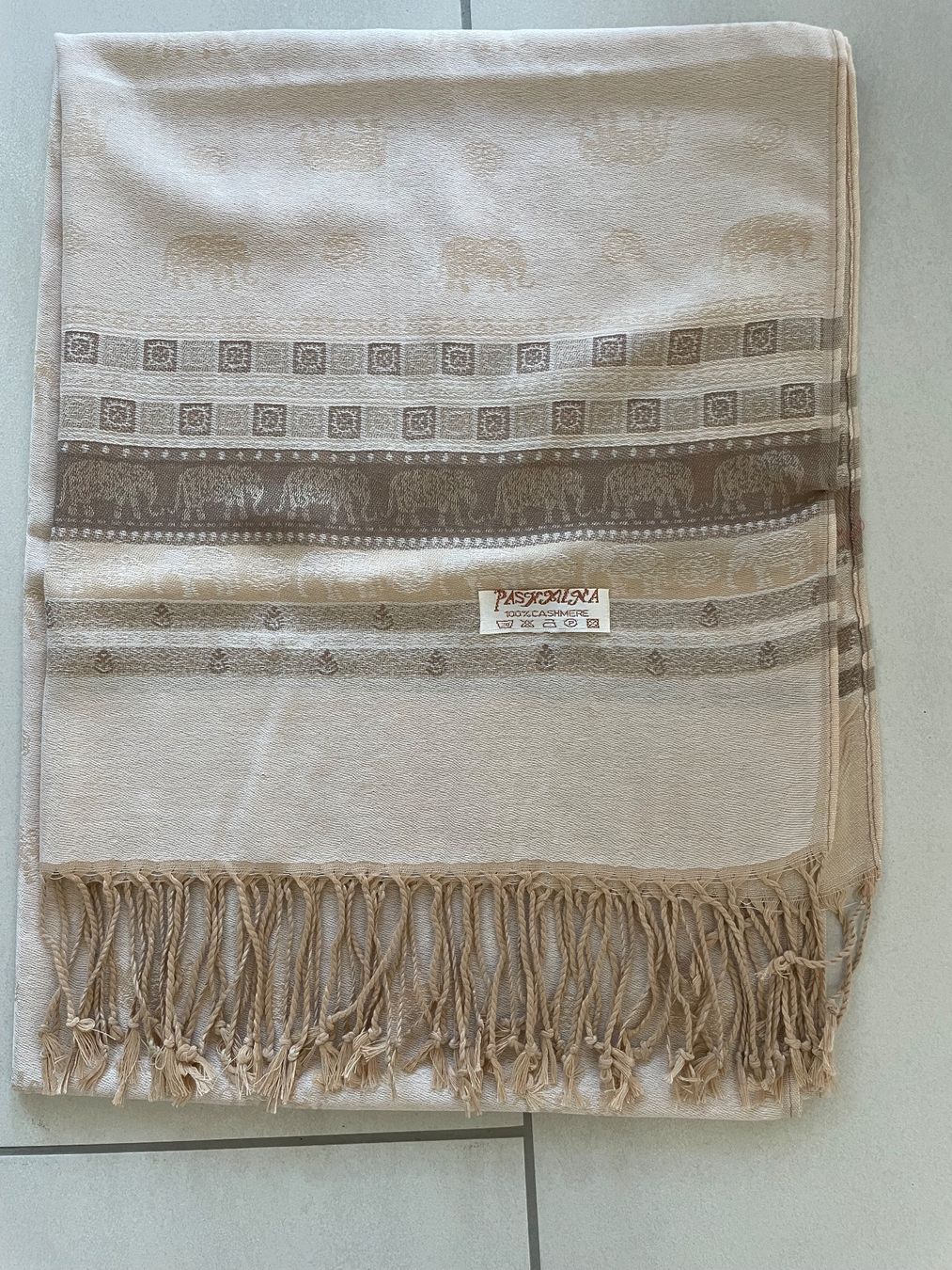 Foulard & Sciarpe: Kaschmir Schal originalverpackt – Nuovo e nell'imballaggio originale da Rüti ZH venduto da kar_xx9l