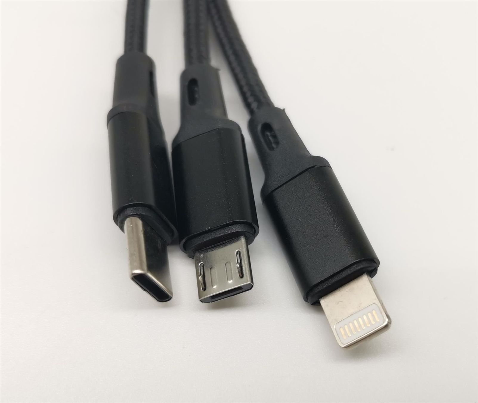 Cavi: Multi-USB-Ladekabel 1.2m (3 in 1) – Nuovo (secondo la descrizione) da Niederglatt ZH venduto da K1r7 3