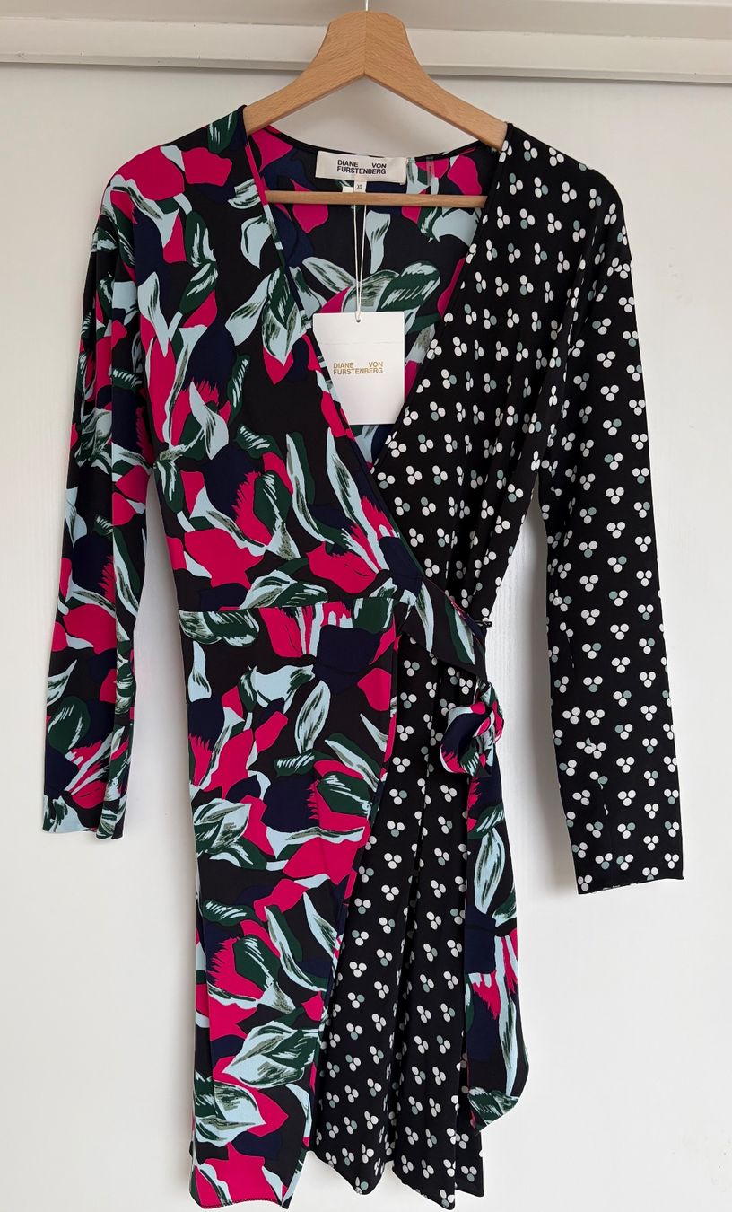 Diane von Furstenberg Vestiti: Fürstenberg Seide Wickelkleid Gr.XS – Nuovo e nell'imballaggio originale da Unterägeri venduto da Jutka_04