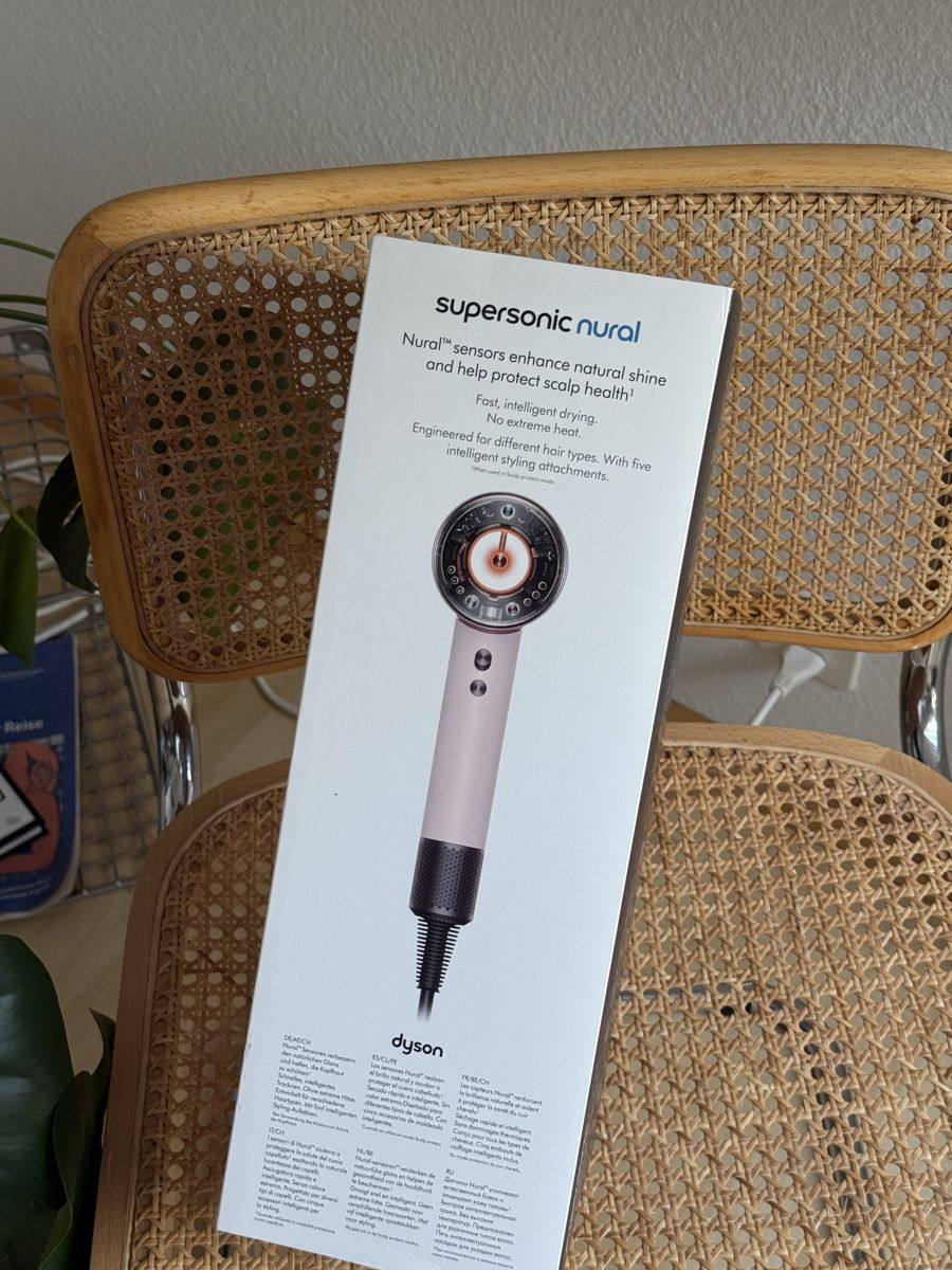 Dyson Föhn: Dyson Supersonic Nural Pink – Neu und originalverpackt aus Riehen von emily4230 1