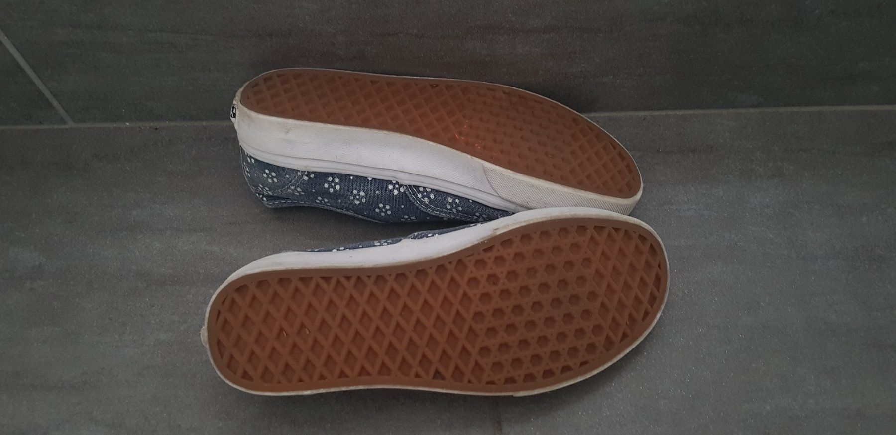 Vans Scarpe per ragazze: VANS gr.38,5 – Usato da Mezzovico venduto da maemy 4