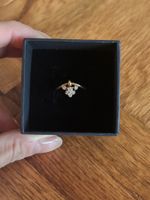 Wunderschöner Goldring mit Diamanten