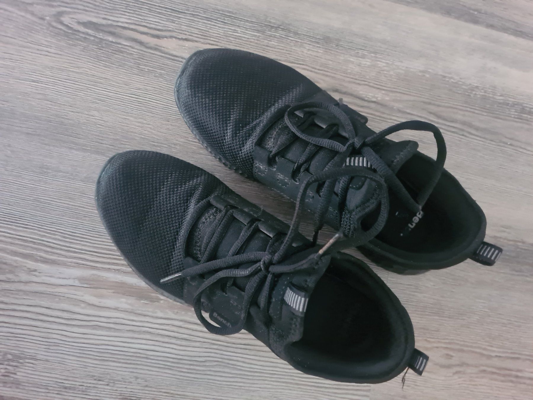 Skechers Chaussures femmes: Sketchers Größe 38 – D'occasion à Port par NUDINSON