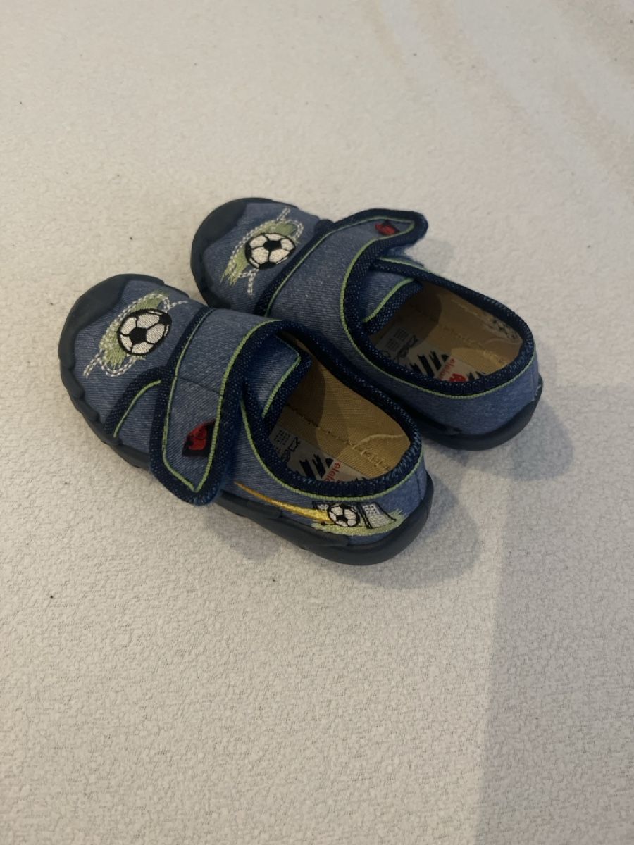 Elefanten Schuhe für Jungen: Hausschuhe Elefanten – Gebraucht aus Riehen von chr_h8fh 1