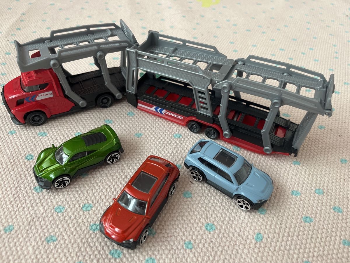 Giocattoli: Autotransporter mit drei Autos – Nuovo (secondo la descrizione) da Brittnau venduto da Butterfly1515