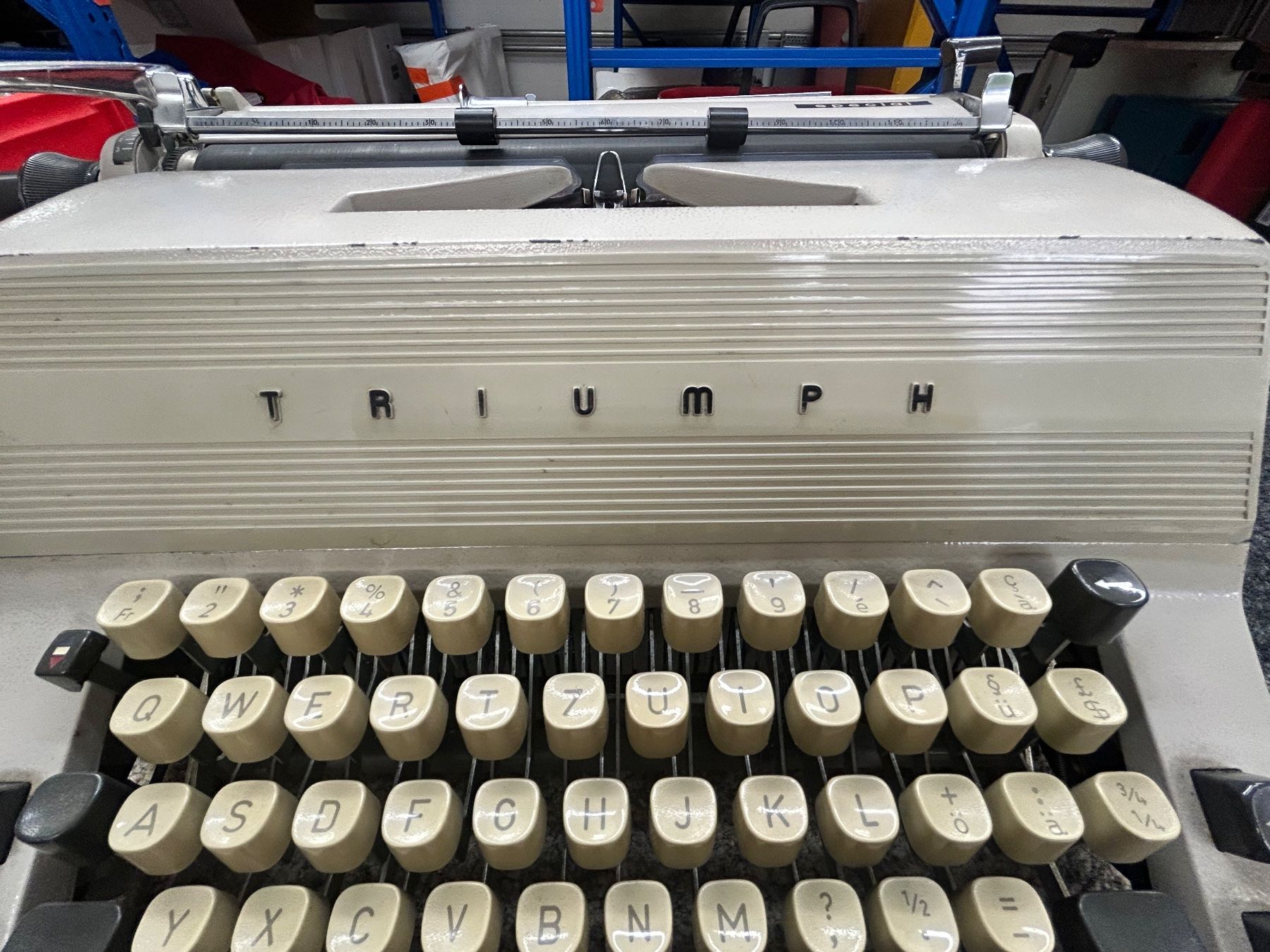 Triumph Schreibmaschinen: Schreibmaschine Triumph Spezial – Gebraucht aus Malters von DPHandel 5