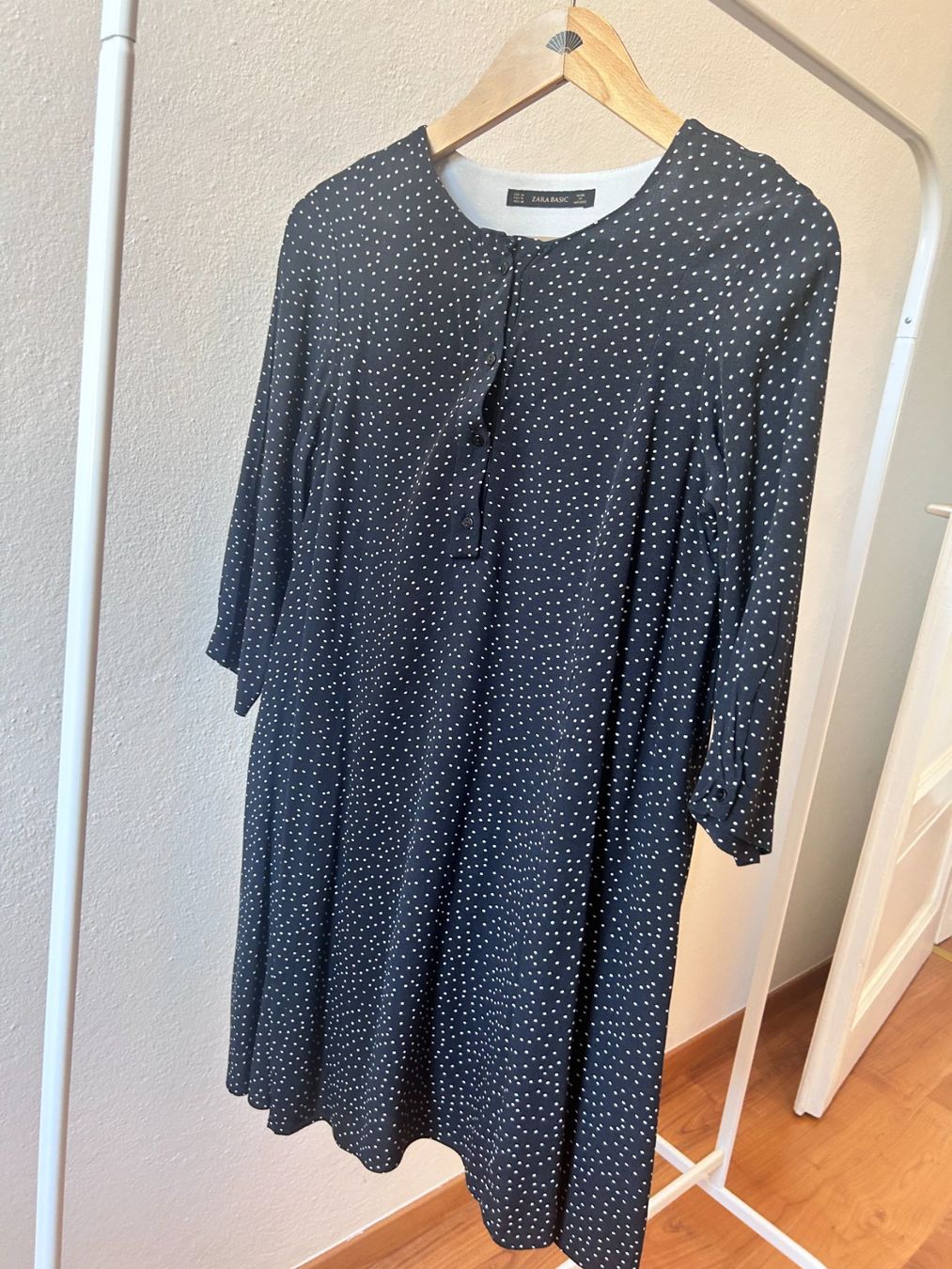 Zara Vestiti: ZARA Basic Polka Dot Dress – Size M – Usato da Bioggio venduto da Nadezhda 1