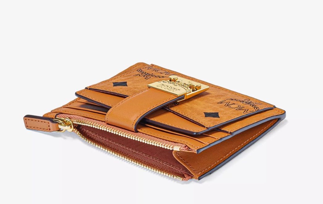 Mcm Portafogli: MCM Portemonnaie mit Monogramm, Cognac – Nuovo e nell'imballaggio originale da Oberaach venduto da Dandy2021 1