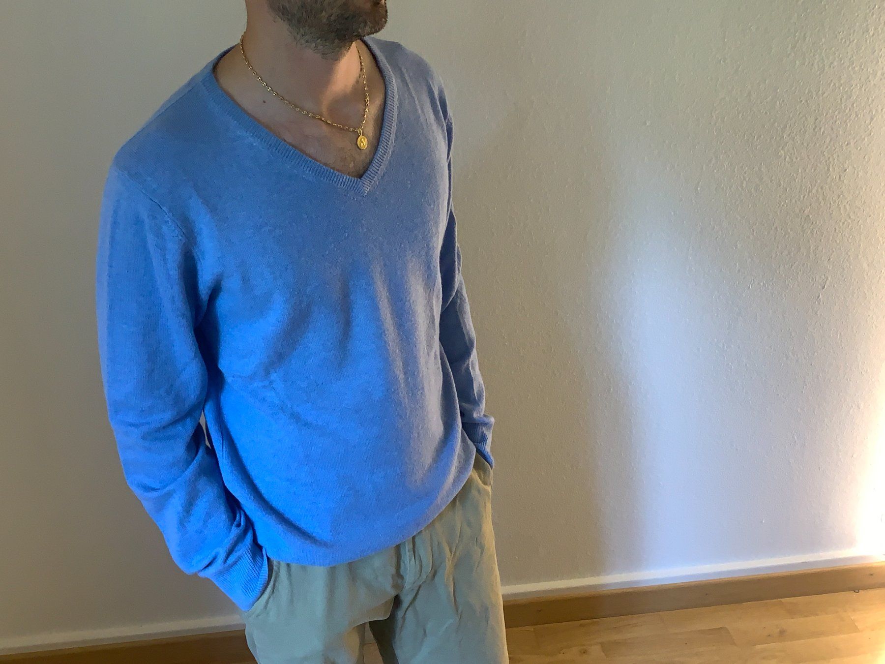 Maglioni & Felpe: 100% Kaschmir Pullover V-Ausschnitt Hellblau, Grösse L – Usato da Zürich venduto da lor_s6l8 1