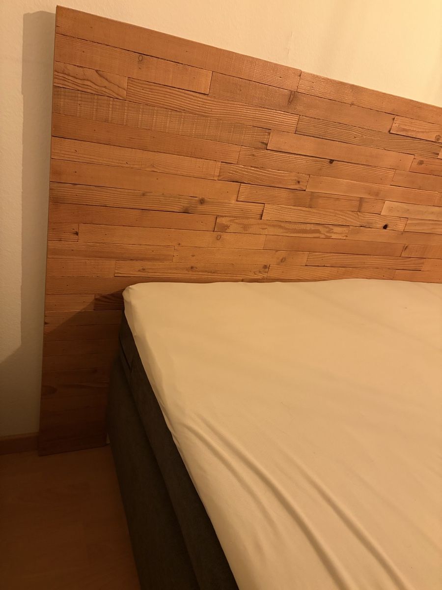 Betten: Boxspringbett mit Holz-Kopfteil  – Gebraucht aus Wila von grml 3