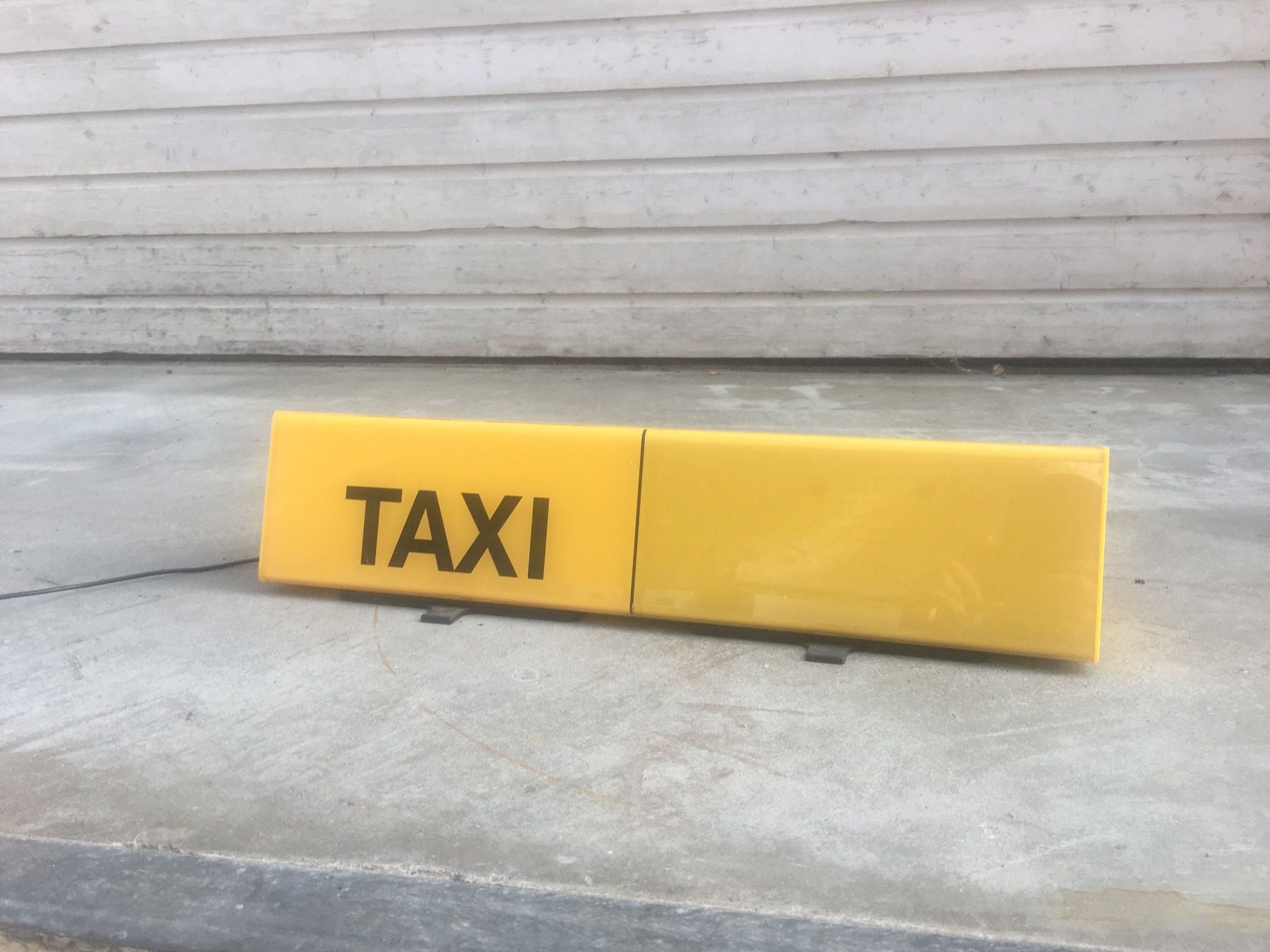 Schilder: Magnetische Taxileuchte – Gebraucht aus Rorbas von reb_yz8n 1