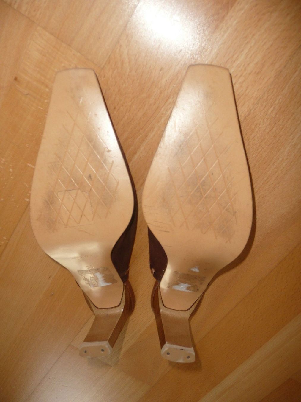 Chaussures femmes: Brauner Ochsner Schlüpfschuh Grösse 36 – D'occasion à Winkel par Flyhy2020 2