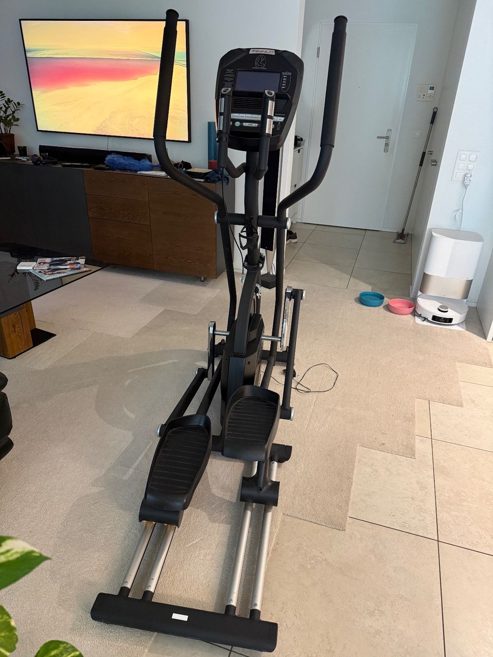Finnlo Vélos d'appartement: Finnlo E-Glide SR Ellipsentrainer – D'occasion à Emmen par Rastanser 2