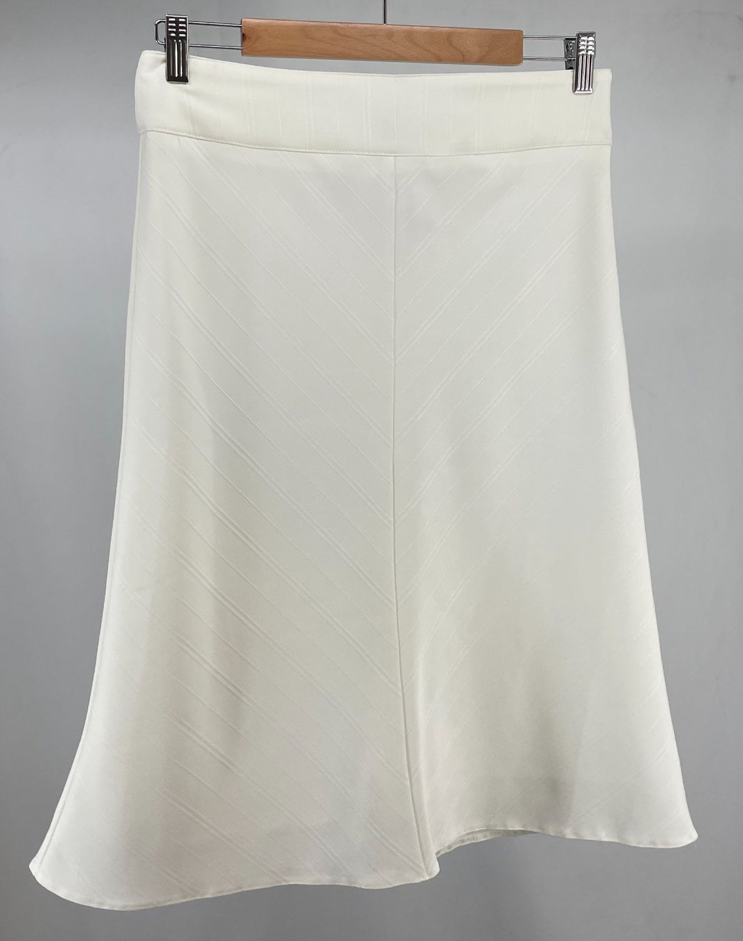 Orsay Gonne: ORSAY Jupe blanche Neuve – Nuovo (secondo la descrizione) da Lausanne venduto da PlusValue_Lausanne
