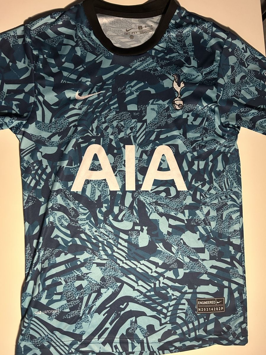 Tottenham Canottiere & Pantaloni: Tottenham Trikot Special Edition. – Usato da Kirchberg BE venduto da inmediasres