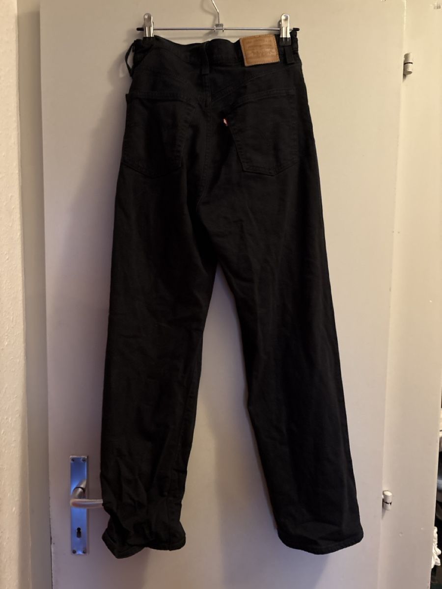 Jeans: Levi's noir – D'occasion à Genève par pet_sh52 1