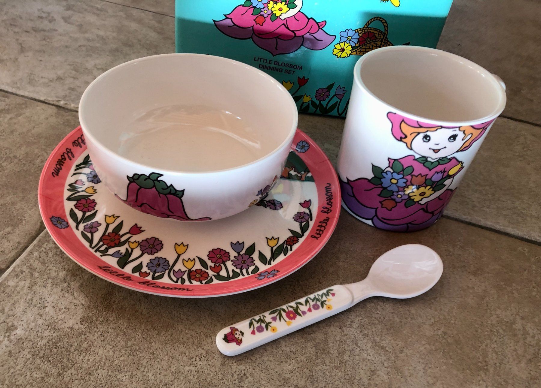 Set di piatti: Kinder Geschir Set mit Löffel, 4 Teilig Neu – Nuovo e nell'imballaggio originale da Saas-Grund venduto da rau_tn8j 2