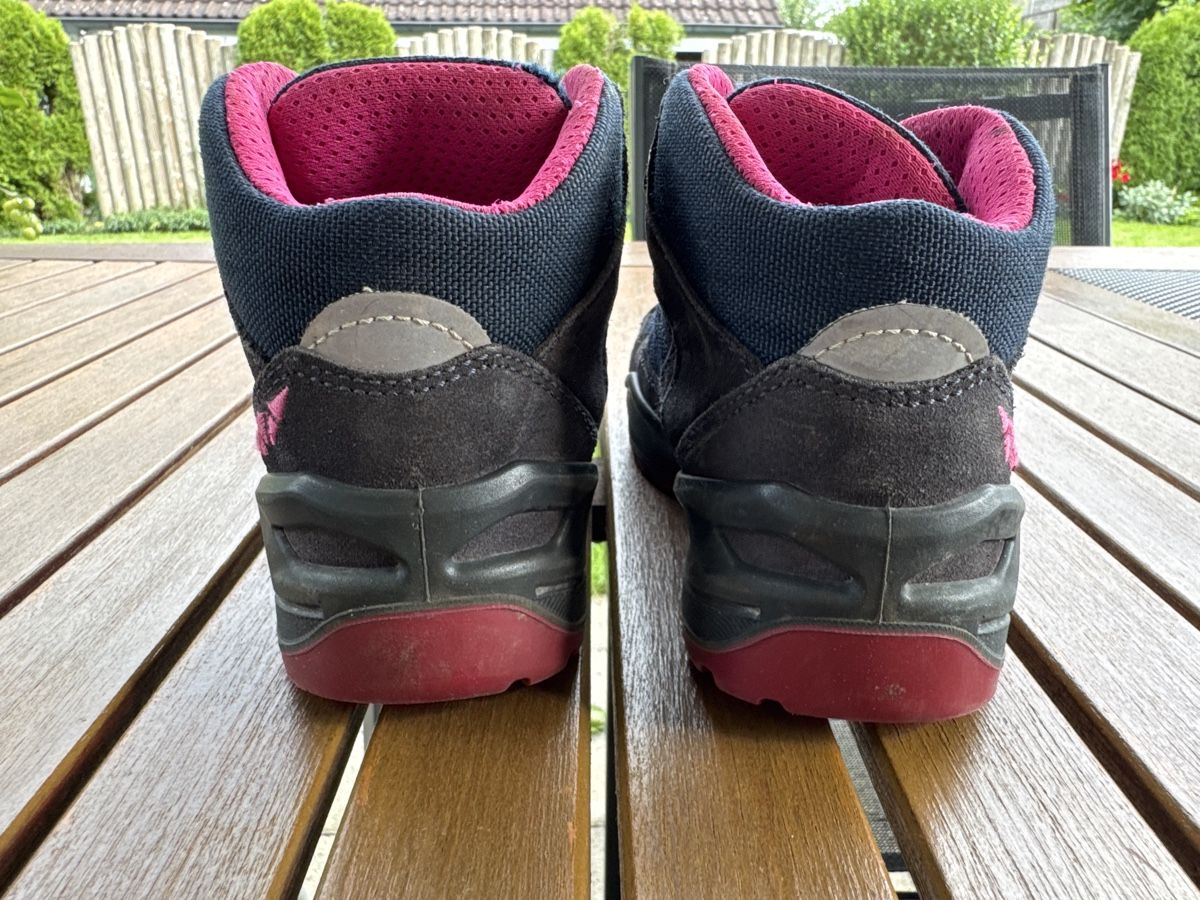 Lowa Chaussures filles: Lowa Wanderschuhe, Grösse 32 – D'occasion à Tägerig par nellair 2