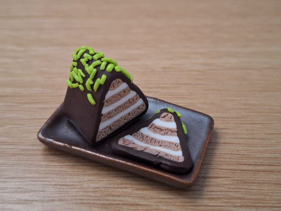 Puppenhäuser & -möbel: Generoso Kuchen Handgemacht – Neu (gemäss Beschreibung) aus Zürich von HandmadeTinyFood