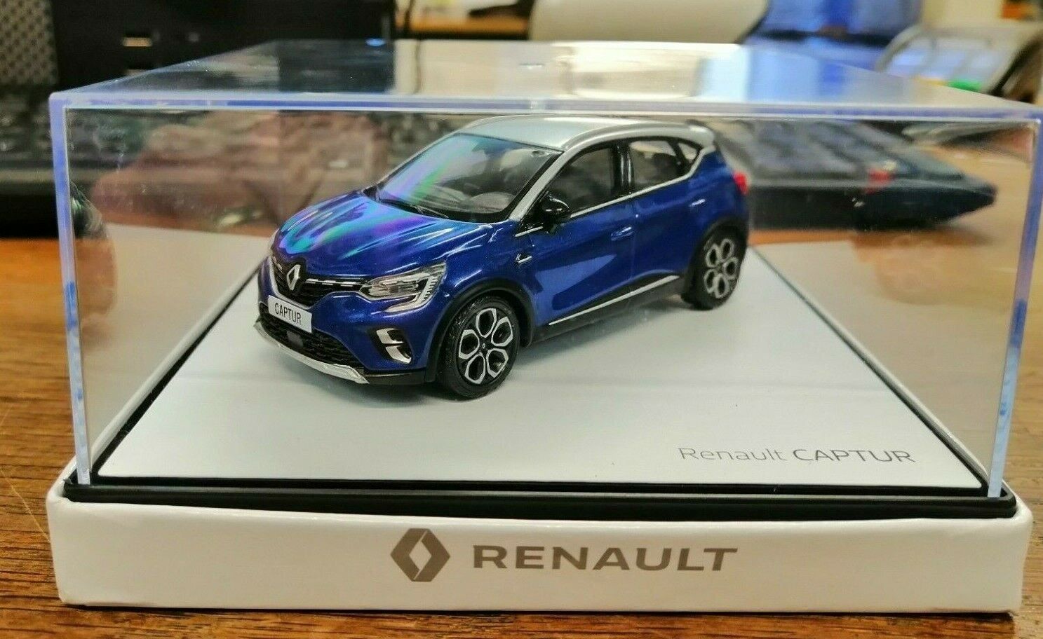Norev Modellini d'auto: Renault Captur – Nuovo e nell'imballaggio originale da Flawil venduto da Imperiosud 2
