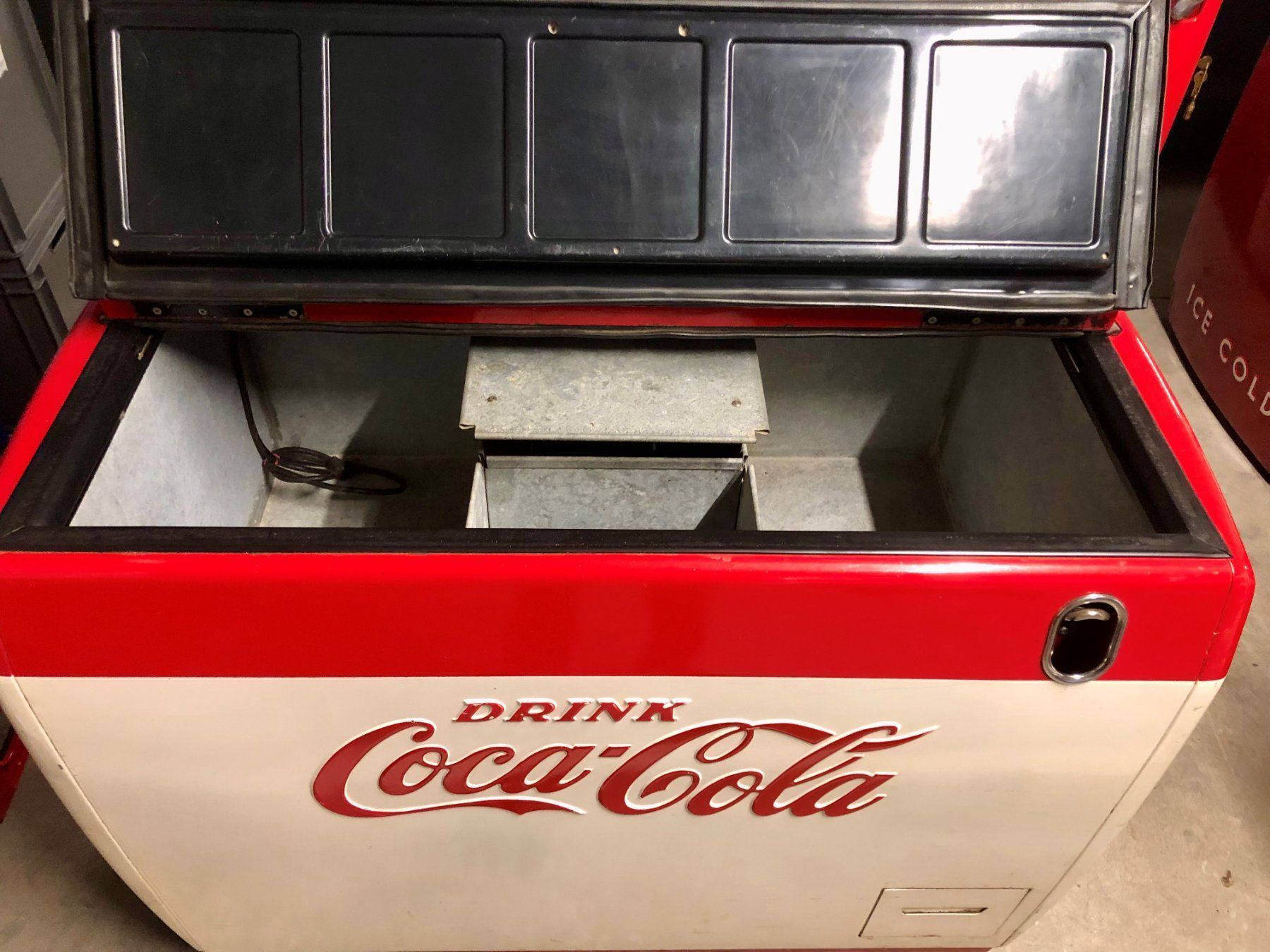 Coca-Cola Frigoriferi & Refrigeratori: Coca Cola Kühltruhe USA 1950 – Difettoso da Muttenz venduto da topi68 7