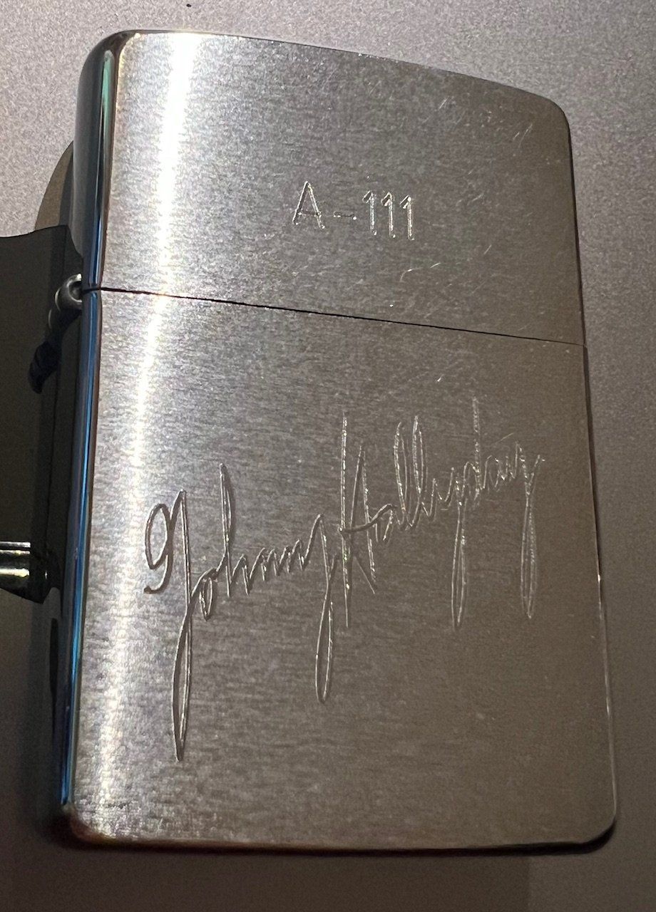 Zippo Accendini: Zippo Johnny Hallyday A-111 – Usato da Leysin venduto da Plongeurfou