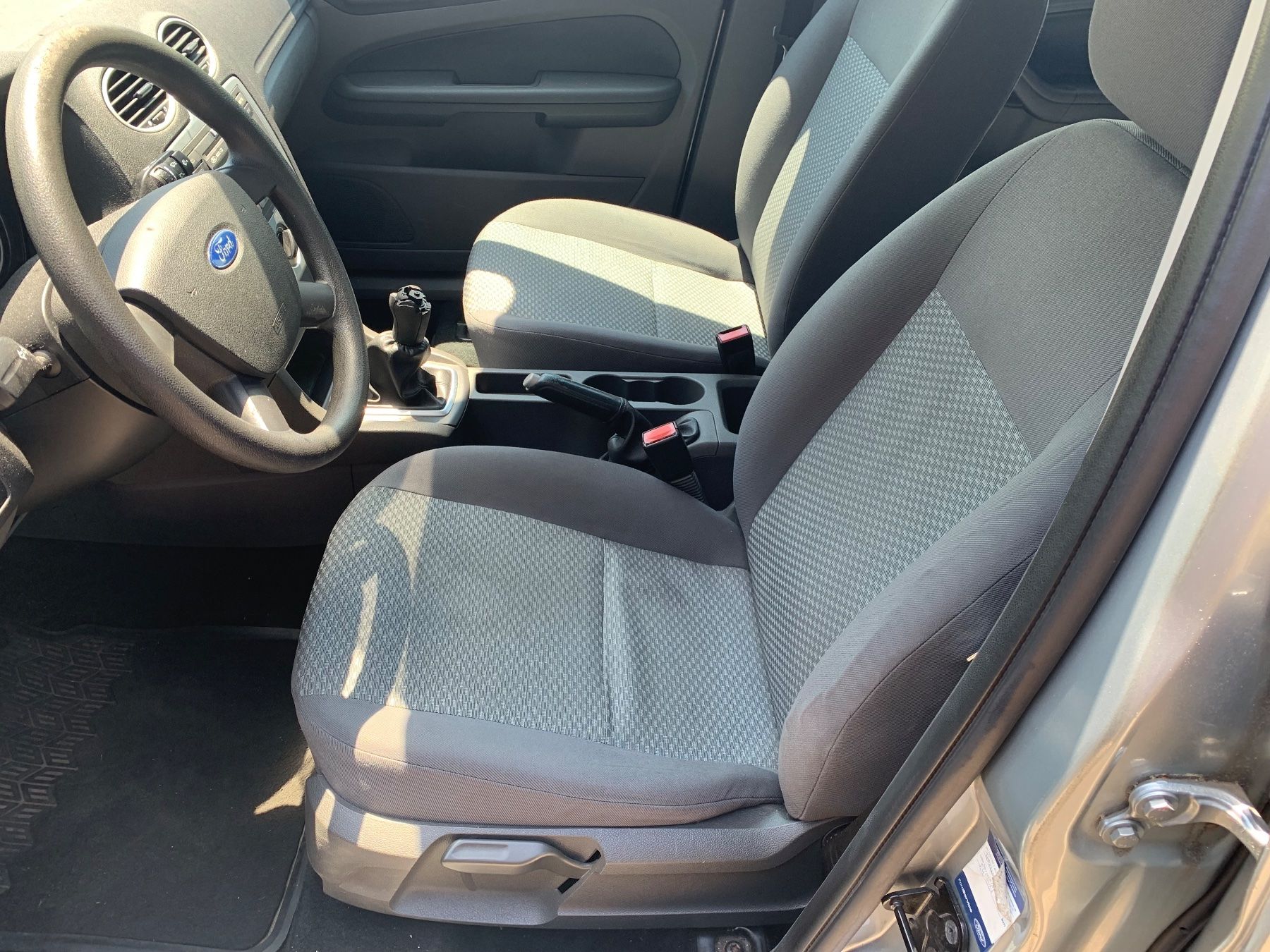 Ford Automobili: Ford Focus 1.6i 16V 121000km 2.Hand – Usato da Gossau ZH venduto da Sookkerd 5