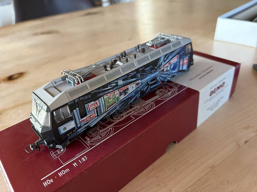 Modelleisenbahnen: Bemo RhB H0m Werbelok Sonntagsblick – Neu und originalverpackt aus Malix von EnKof03 1