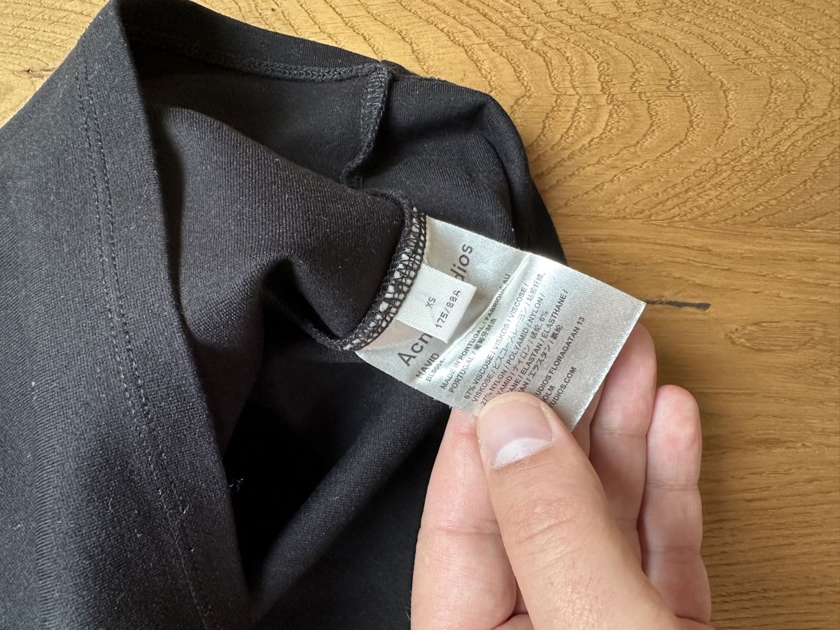 Acne Studios T-shirt: Acne Studios T-Shirt – Usato da Düdingen venduto da kleidungsmarktplatz 2