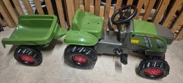 Fendt Trettraktor mit Anhänger