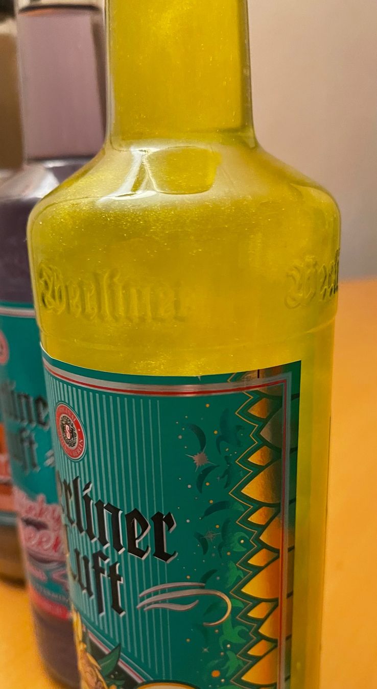 Spiritueux: 8 Flaschen Berliner Luft mit verschiedenem Geschmack – Neuf avec emballage d'origine à Basel par Seifehuesli 6