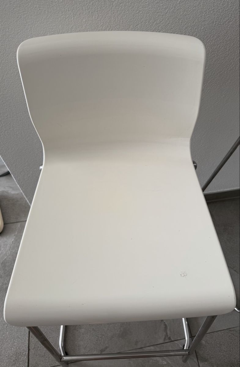 Ikea Seggioloni: 2 chaises bar blanc IKEA  – Usato da Monthey venduto da geo_rj86 4