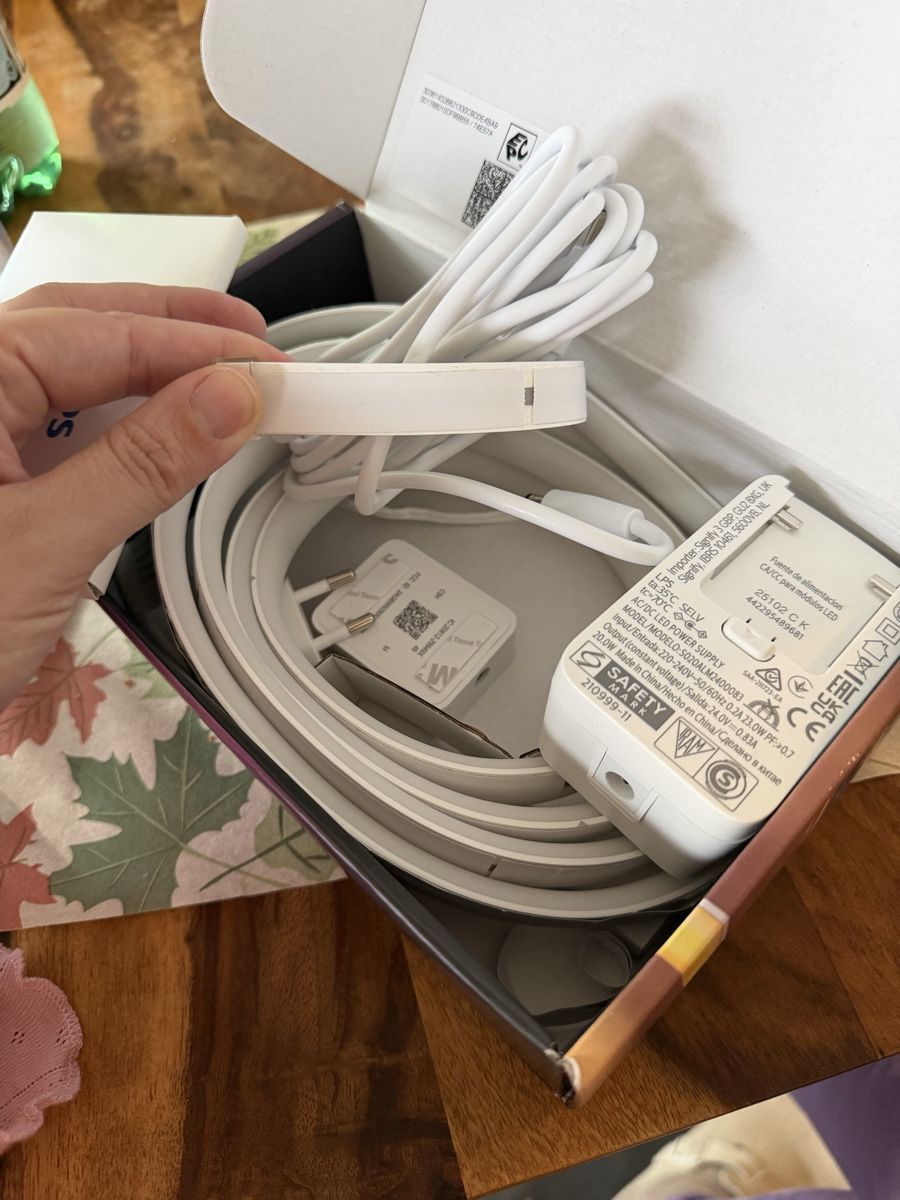 Philips Lampen: Philips hue gradient Lightstrip 2 M  – Neu (gemäss Beschreibung) aus Zumikon von fan_775c 2