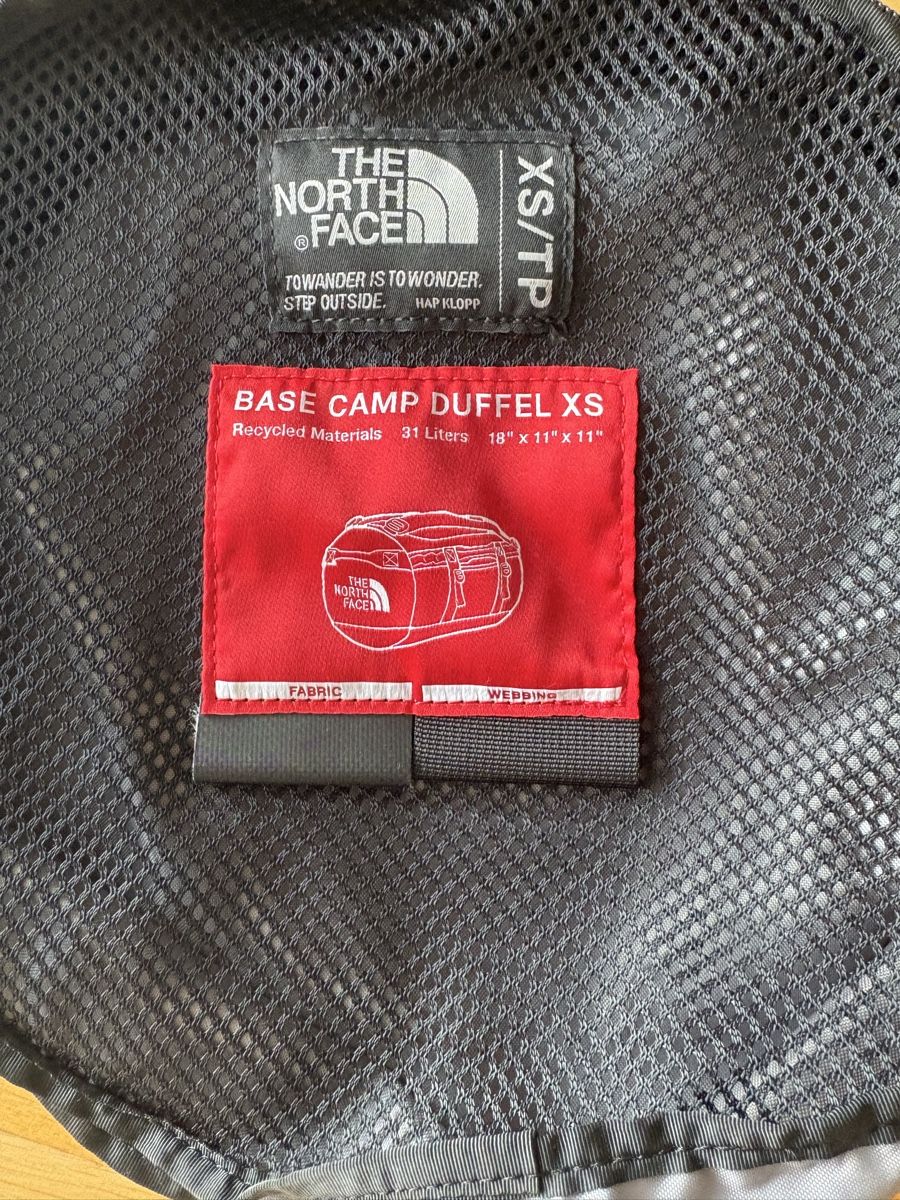 North Face Borse: Mini Sac The North Face Base – Usato da Fribourg venduto da bappenzell 1