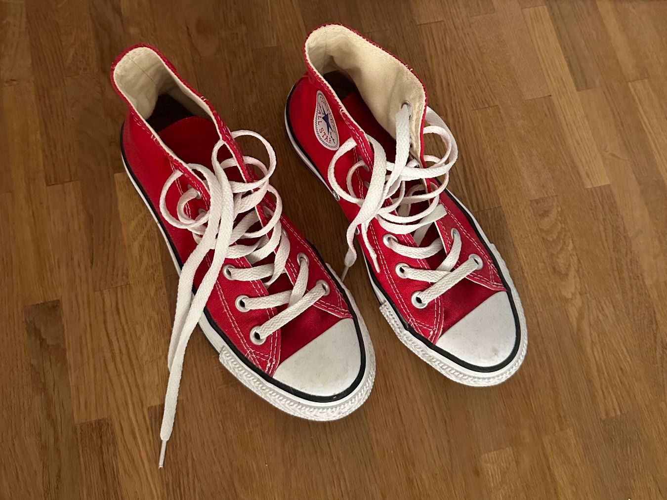 Converse Damenschuhe: Converse Chuck Taylor All Star Rot – Gebraucht aus Aarau von anouk.bruderer 1