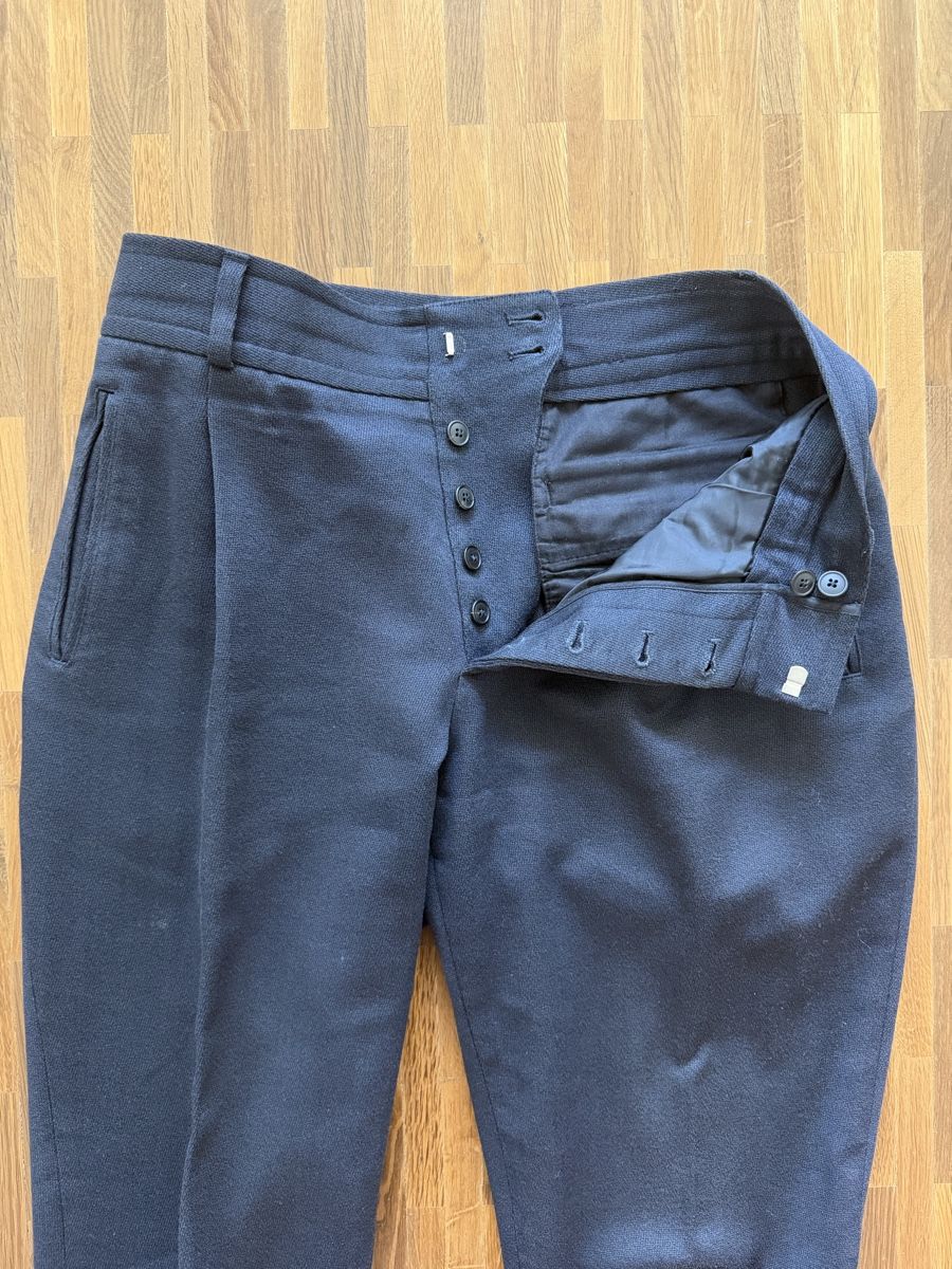 Pantaloni: KENT&CURWEN - navy cropped trouser /48 – Usato da Zürich venduto da Anil_sag 1