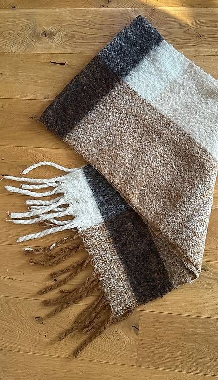 Foulard & Sciarpe: Schal  – Usato da St. Gallen venduto da ako_6wcl